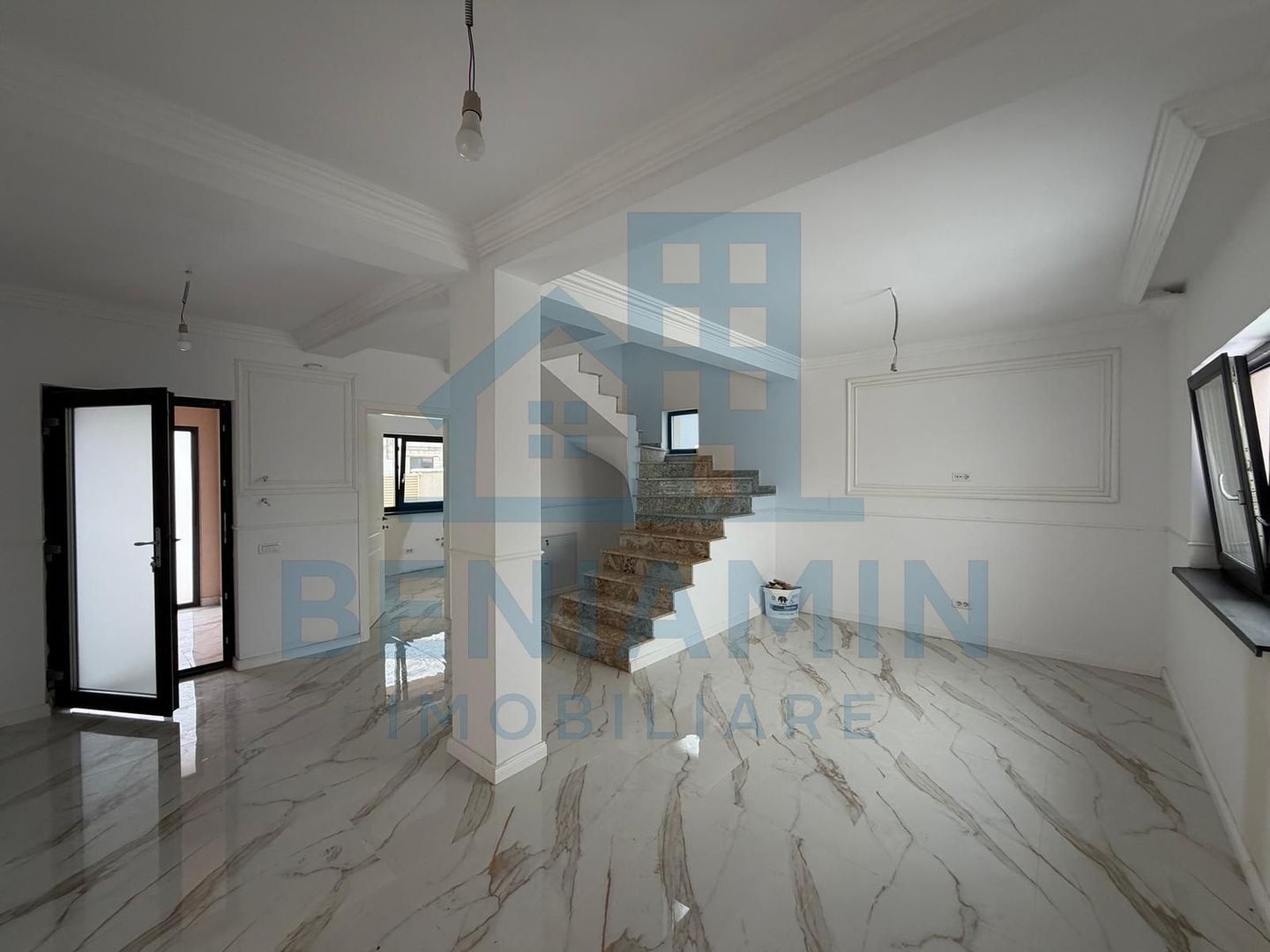 Casa P+1 Living-Bucatarie-3 Dormitoare-Toate utilitatile-Disponibila - Poză 2