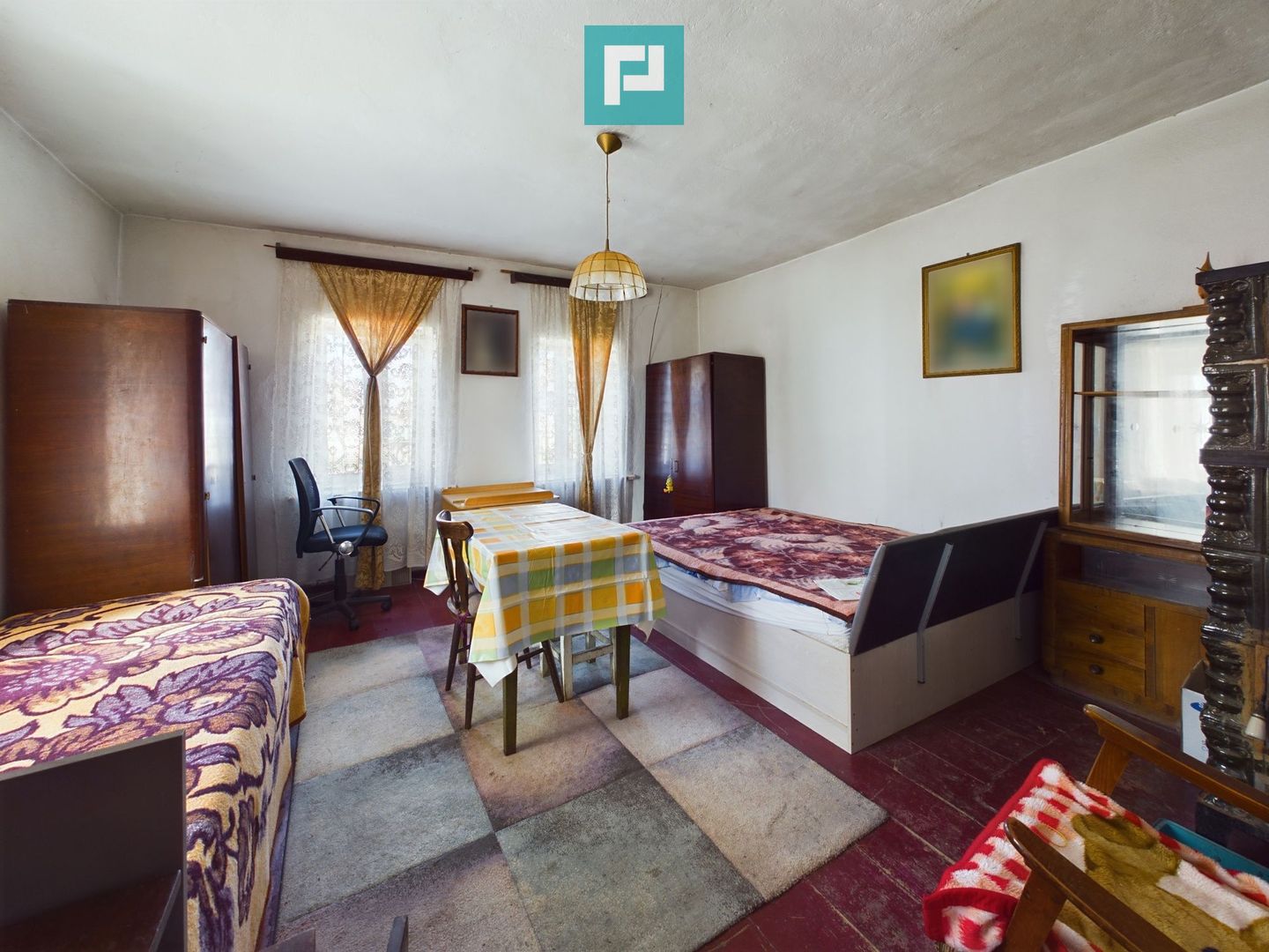 Casă cu teren generos de 2,880mp în Secusigiu - Poză 4