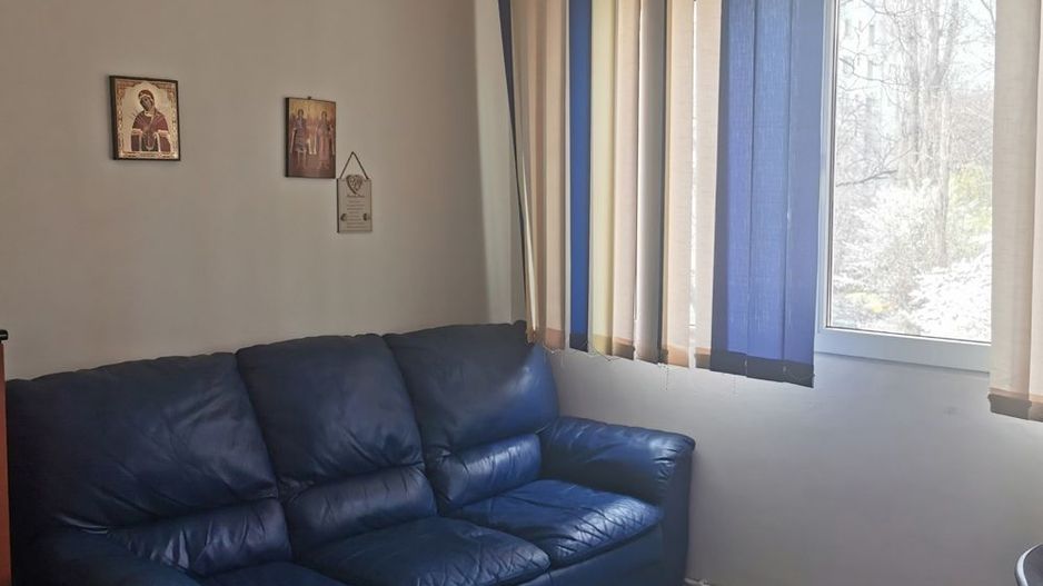 Proprietar , vand apartament , 4 camere cu centrala termica , boxa si loc parcare adp - Poză 3