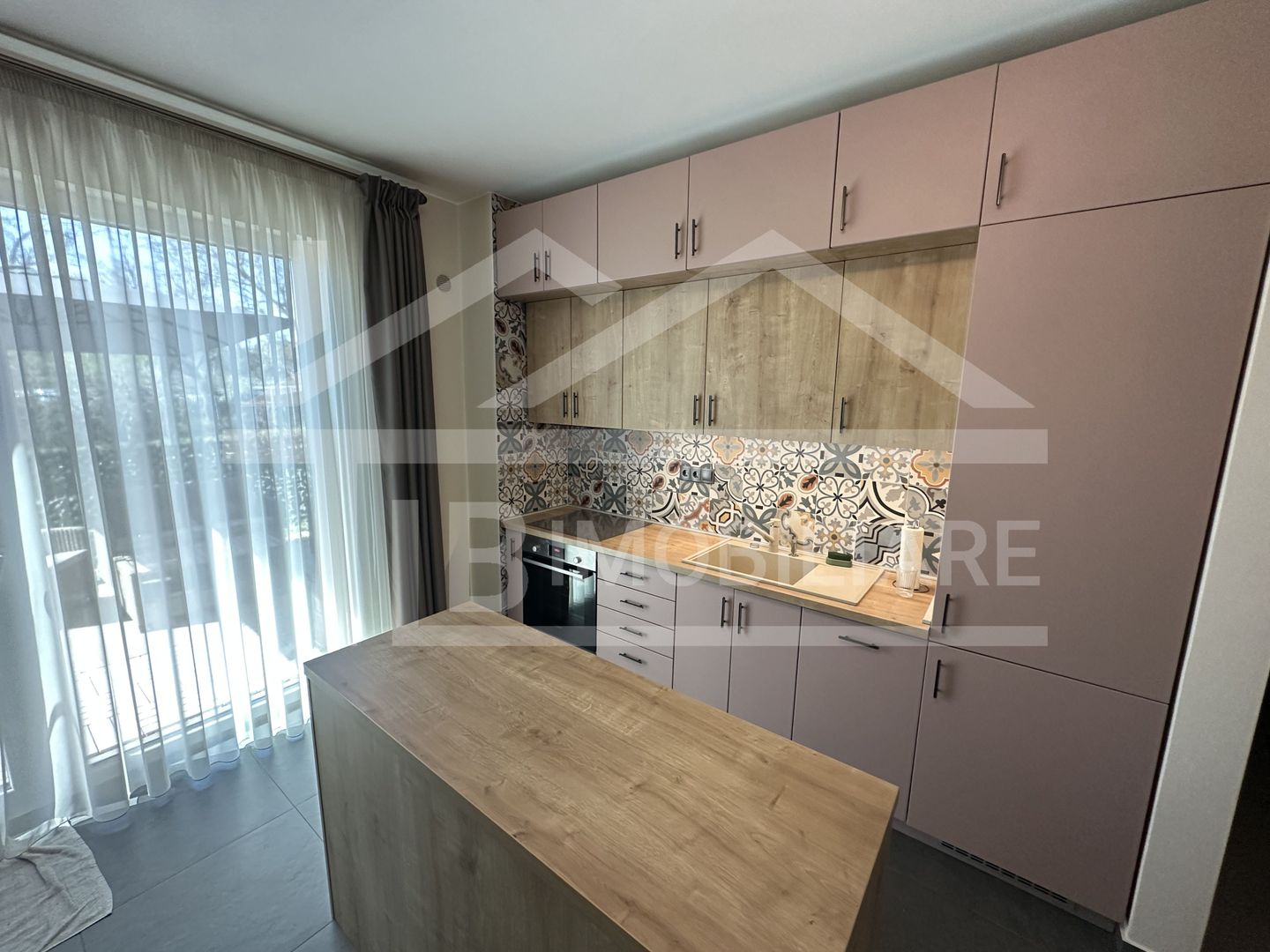 Apartament cu 2 camere, 52mp , terasa 25mp , Zona Centrala - Poză 6