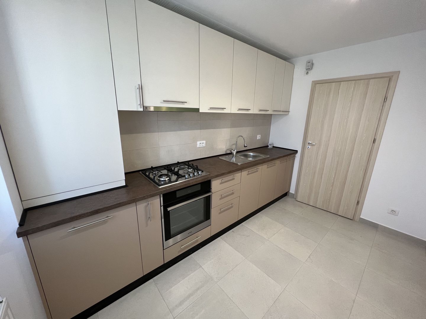 Apartament cu 2 camere in Urban Plaza - Poză 7