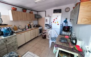 VIILE NOI - casa cu o curte generoasa disponibila imediat - Poză 21