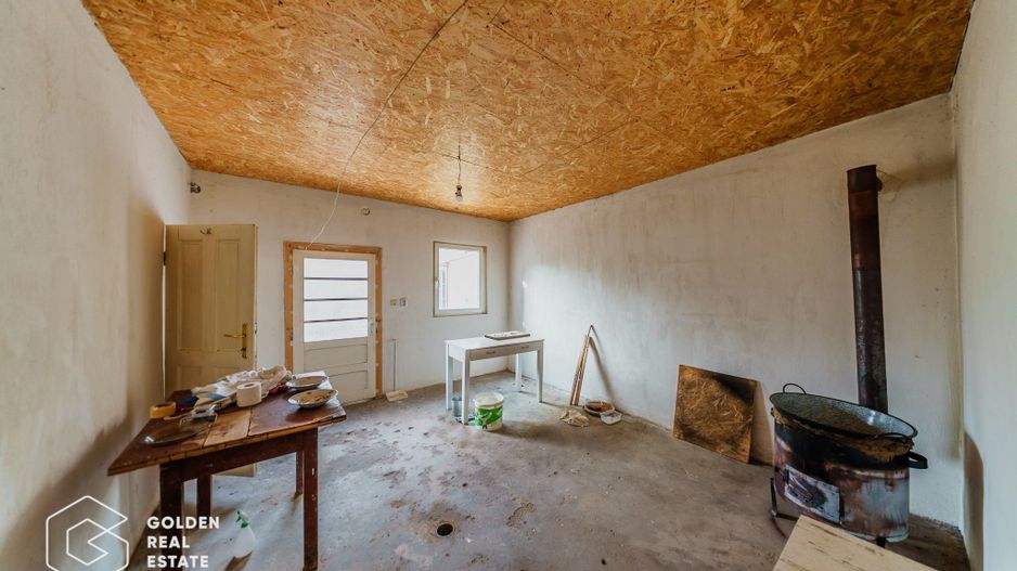 Vila superba, P+E,  Cuvin, 9 camere, 200 mp si teren 1300 mp plus anexa 3 camere - Poză 36