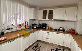 Vilă spațioasă cu 6 camere – Cartierul Viena, Oradea - Poză 6