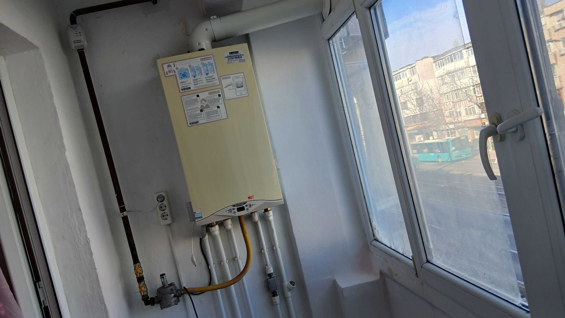 🏡 Apartament 2 camere cu 2 balcoane, etaj 2, Bd. Siderurgiștilor - Poză 3