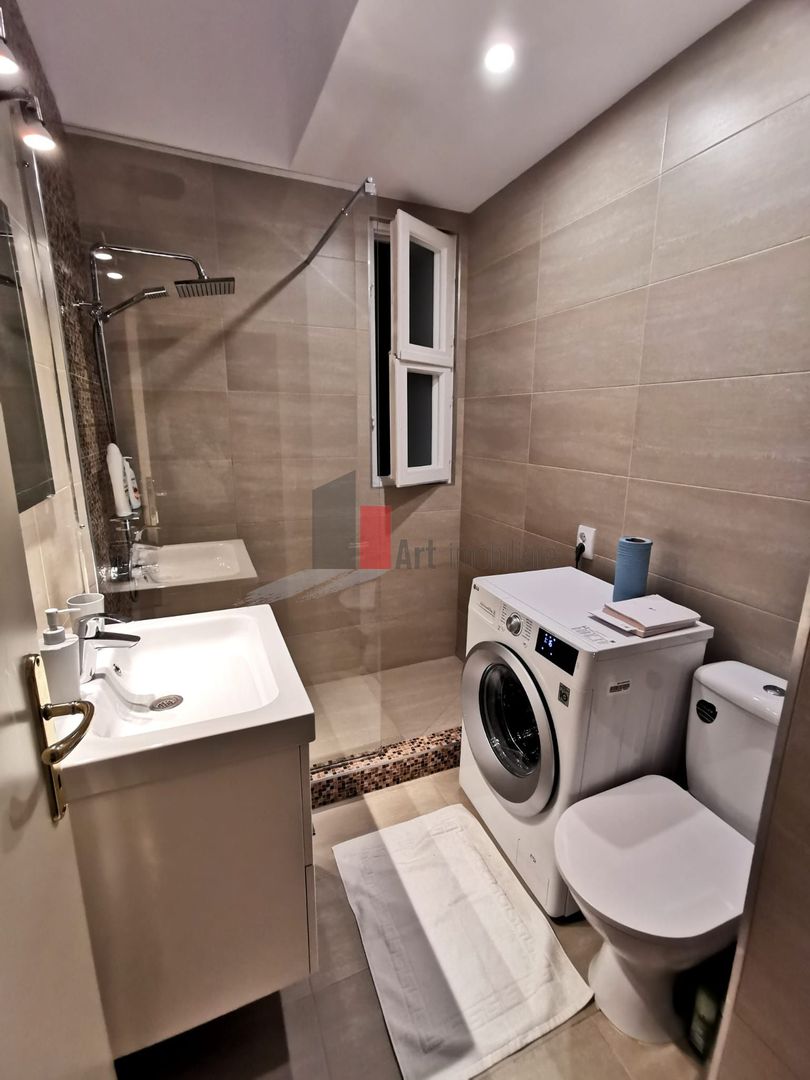 Garsoniera "VALENTA",  vedere "SPLENDIDA"  Piata Universitatii - Poză 15