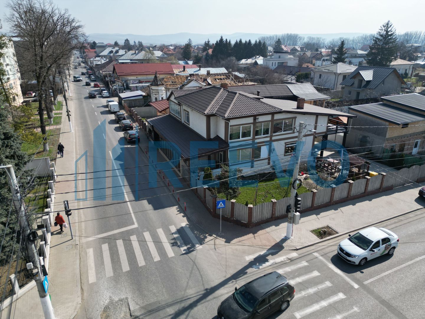 Clădire și teren de investiție, central Roman - Poză 24