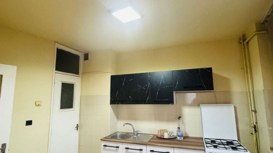 Apartament spațios de Închiriat 2 Camere, Et 6/8,  Intim Spitalul Arad - Poză 3