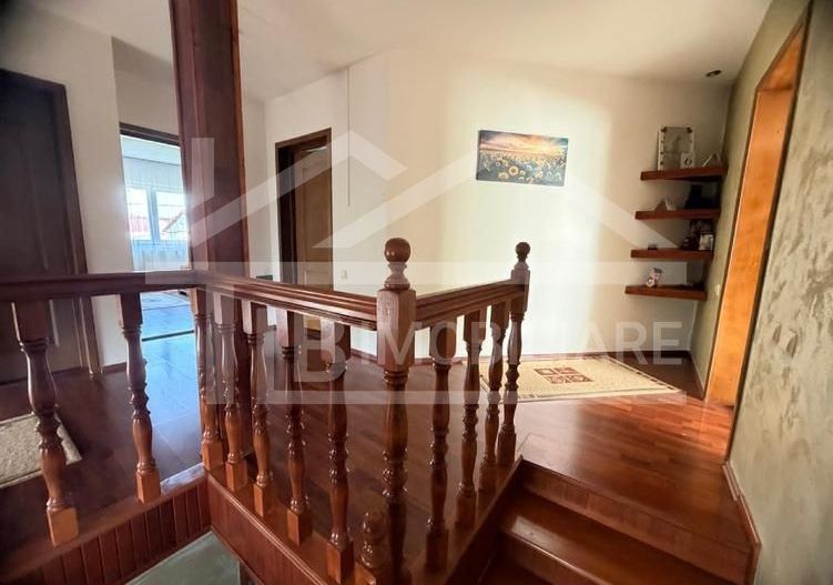 Casa cu 5 camere, 213mp, Zona Santana de Mures - Poză 13