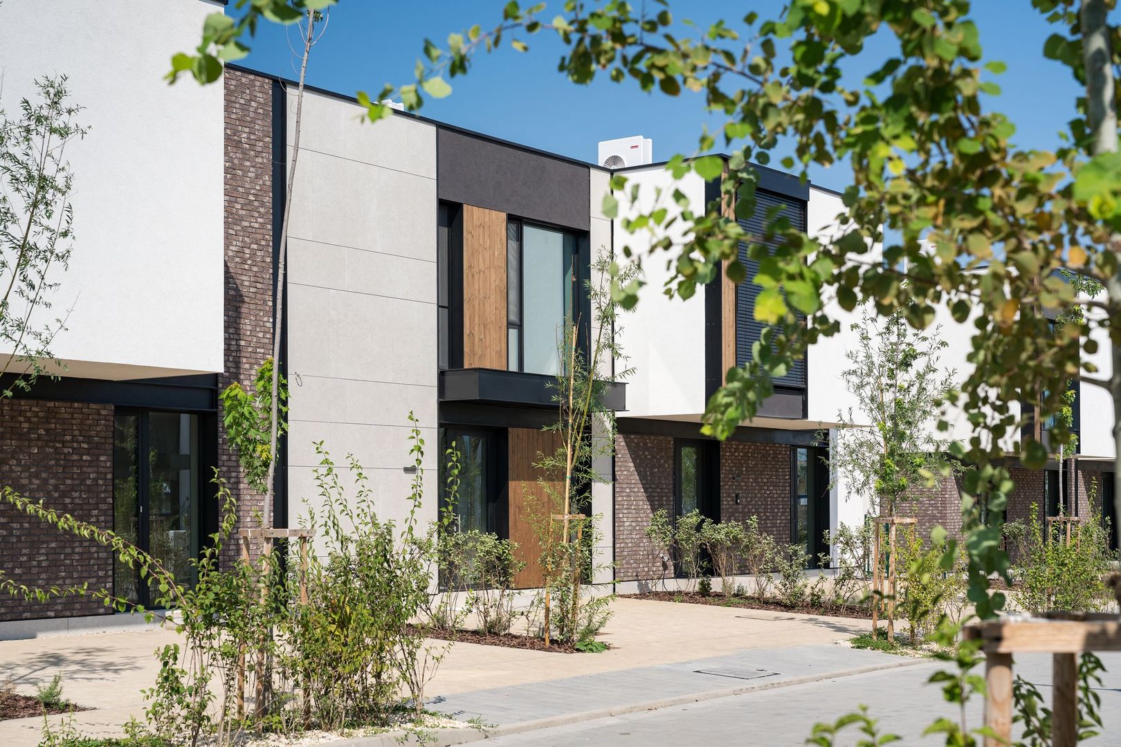 Vila tip UV02 mobilata complet in Amber Forest-prima inchiririere - Poză 1