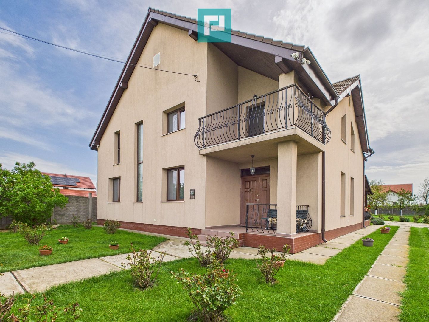 Vilă cu 6 camere și teren generos în Șagu - Poză 1