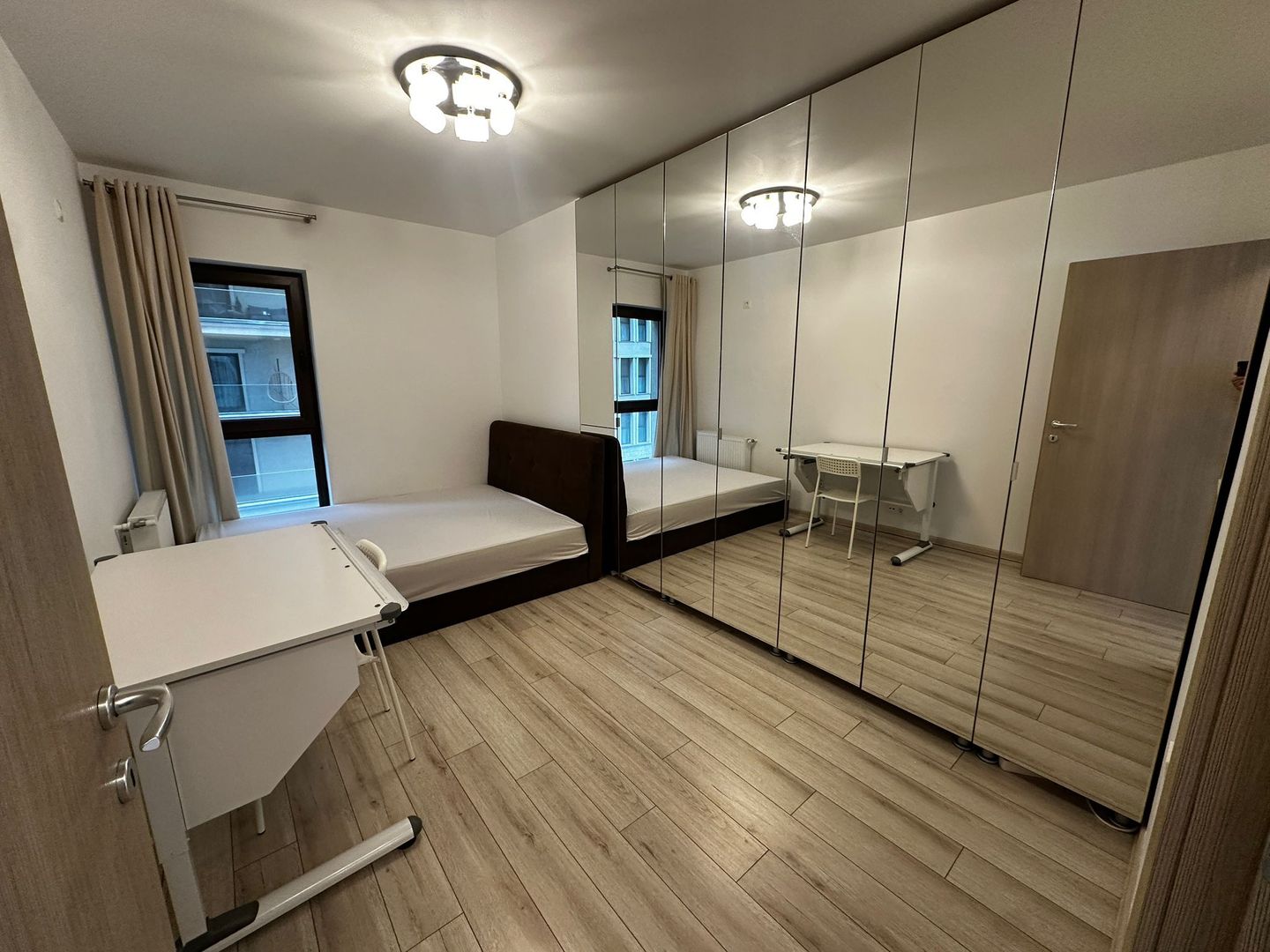 3 Camere Cu Parcare Moghioros Felinare Drumul Taberei Ghencea - Poză 3