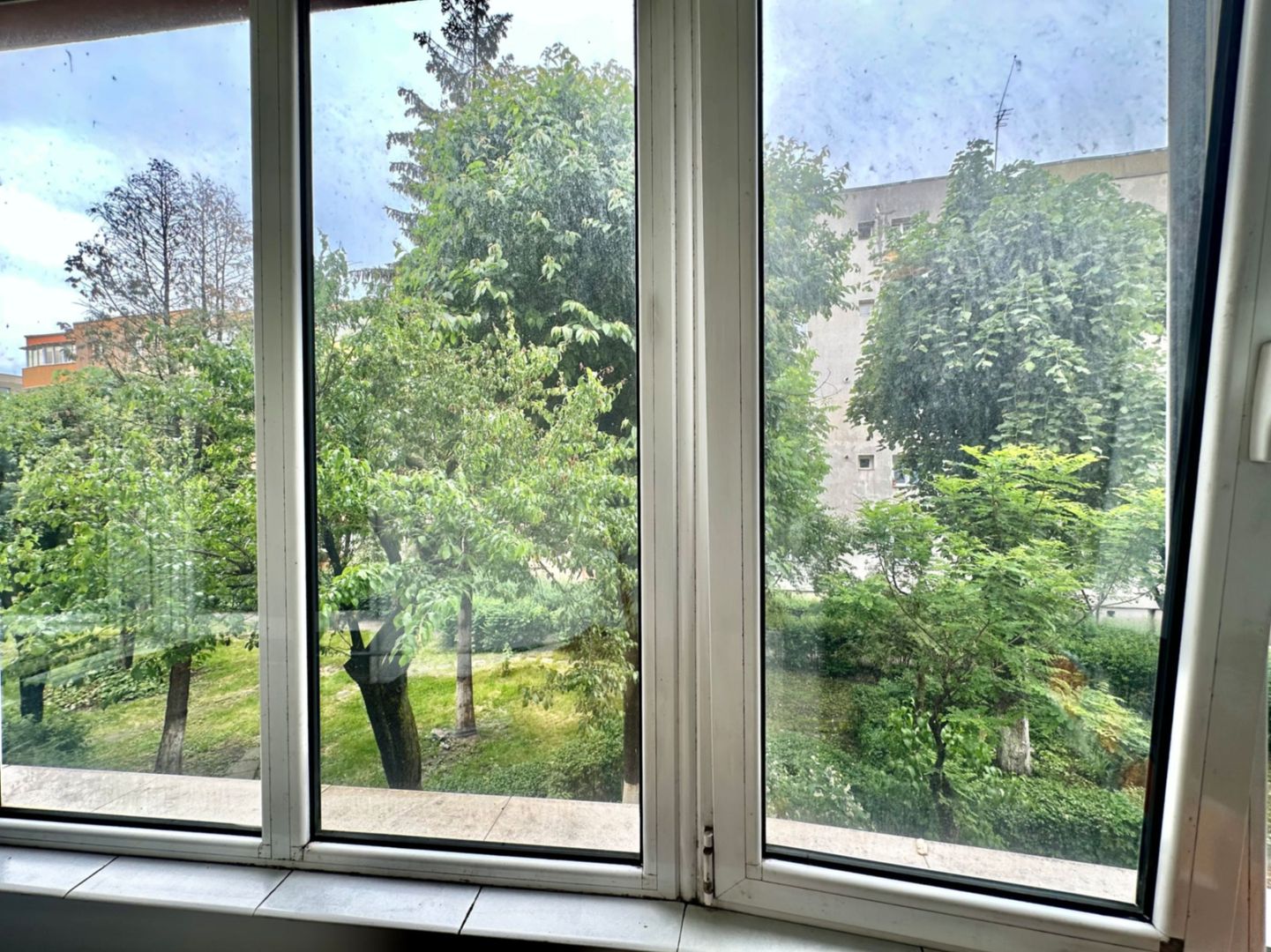Apartament 3 camere spatios de vanzare în zona - Tractorul - Poză 13