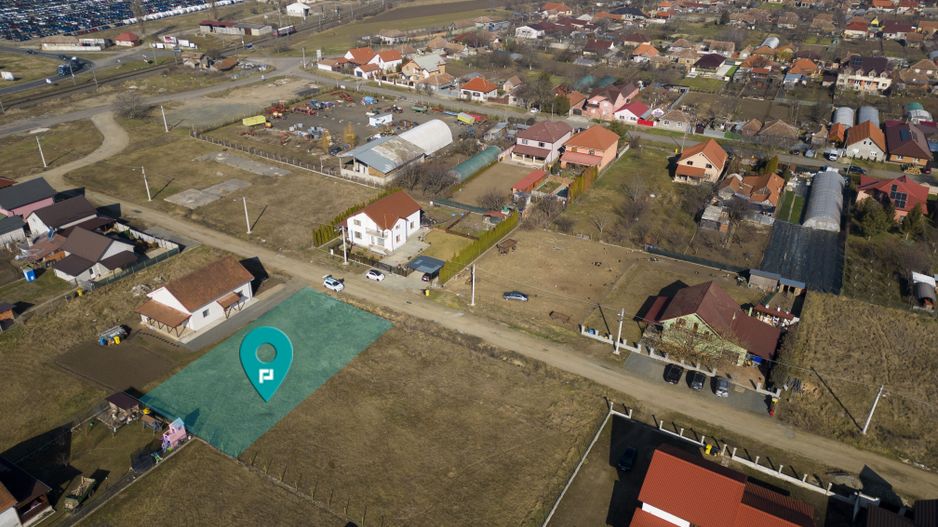 Loc de casa 500 mp în Curtici - Poză 1