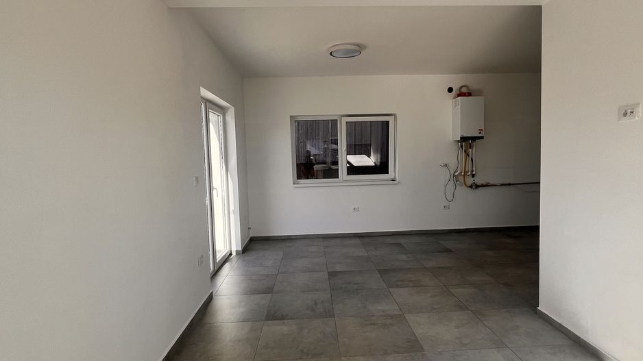 Duplex de Vanzare/Inchiriere I Suceava/Tișăuți I 107.000Euro - Poză 2