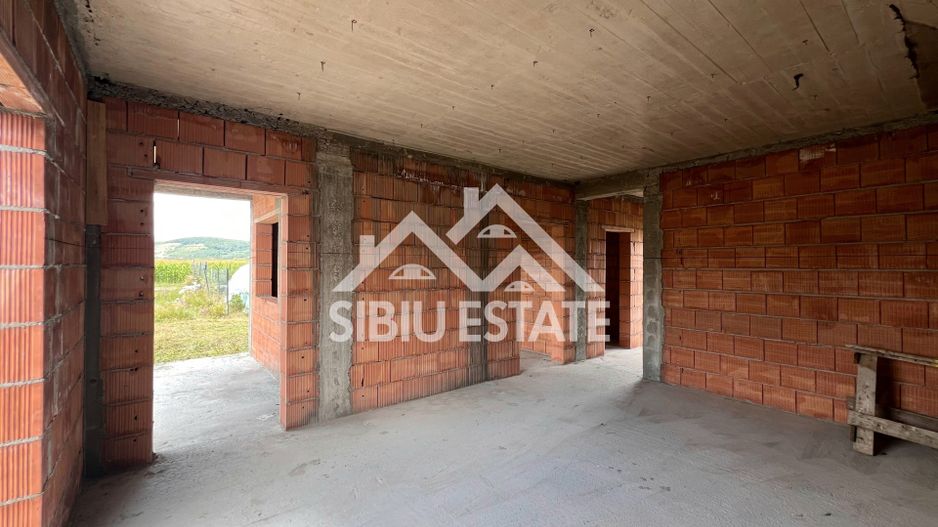 Casa noua curte mare Sibiu, Cristian - Poză 8