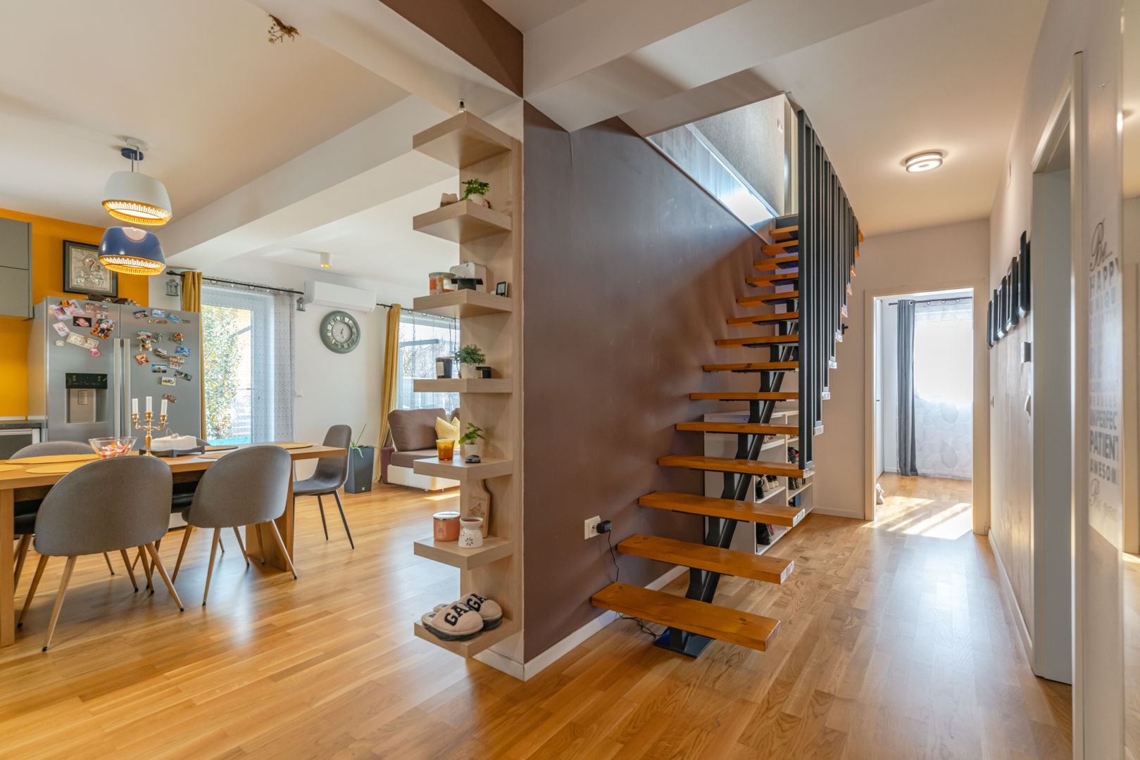 Casa mobilata utilata modern cartier Izvor Tarlungeni Brasov - Poză 11