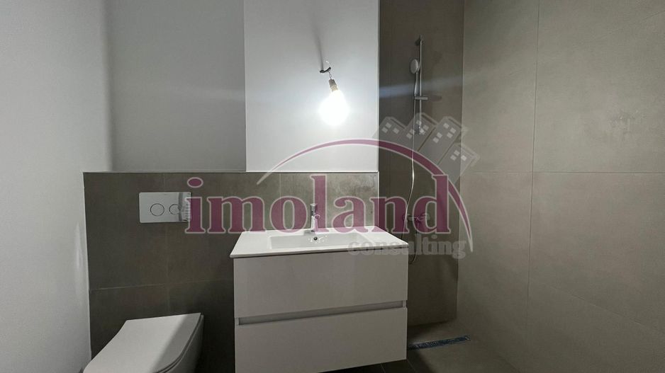 Vanzare - apartament 3 camere - NOU - Sisesti - Poză 5