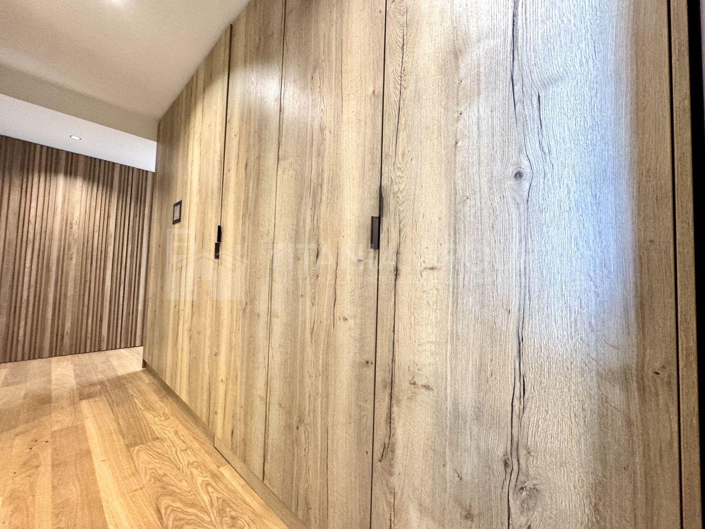 Penthouse de lux, prima închiriere, priveliște spre Tampa - Kasper Coresi - Poză 9
