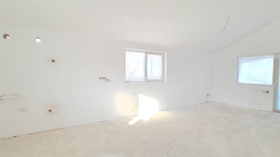 Casa individuala 5 camere cartier Izvor Tarlungeni - Poză 1