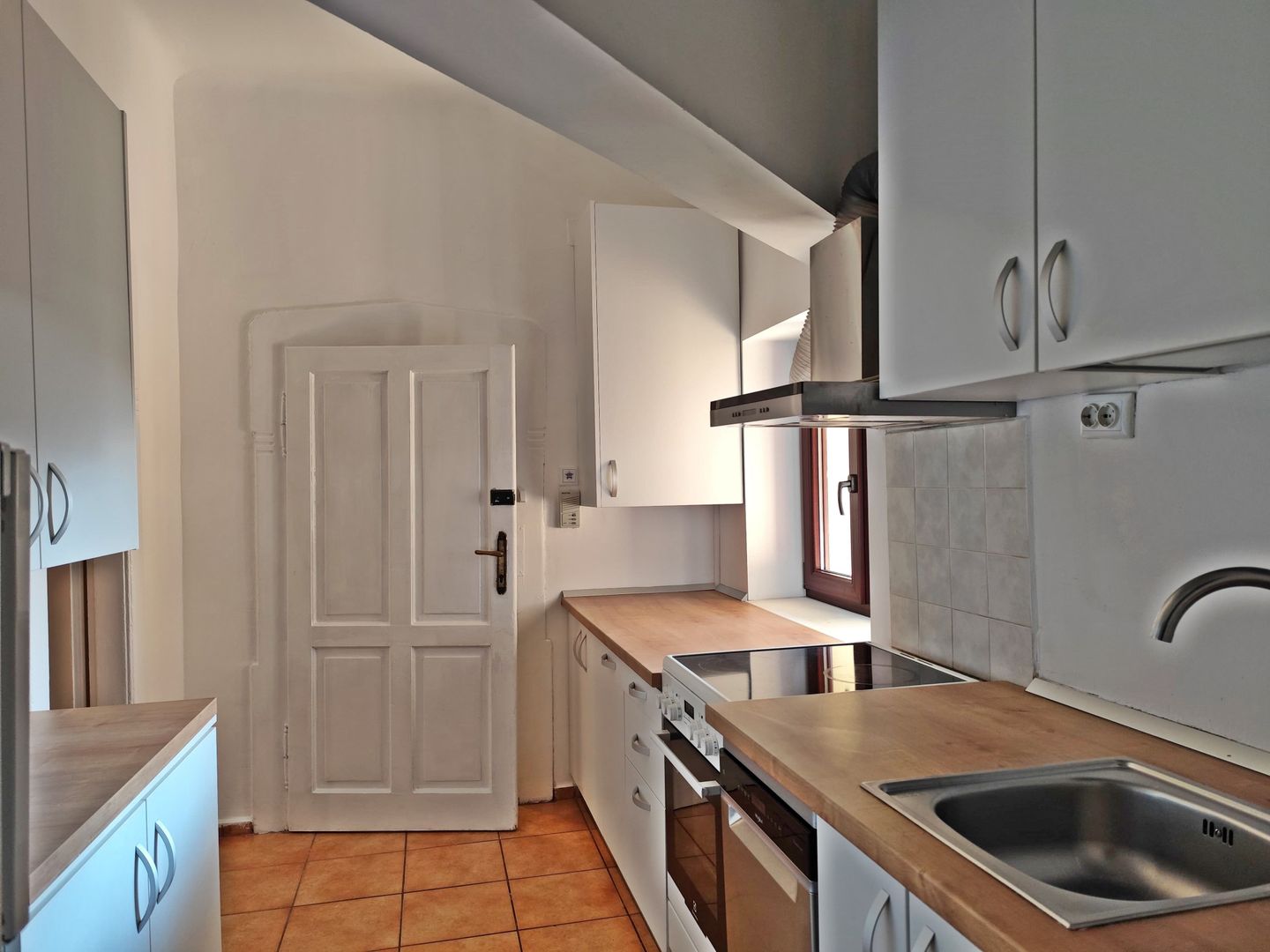 Inchiriere apart. 4 cam. Ultracentral, pe str. Iosif Vulcan, Oradea - Poză 13