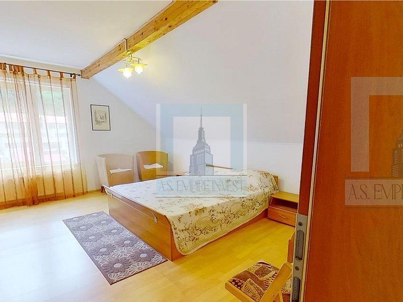 Vilă deosebită cu 6 camere în zona Şchei, Braşov - Poză 19