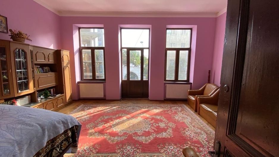 De vanzare apartament 4 cam. in vila 140 mp si curte 170 mp ultracentral sect 5 - Poză 1