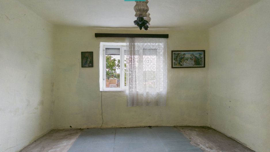 Casă  2 corpuri și 4 camere teren 1440 mp în Macea - Poză 12
