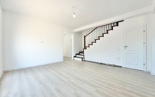 Duplex cu 5 camere si 2 bai, 470 mp teren si 115 mp utili in Ghiroda. - Poză 2