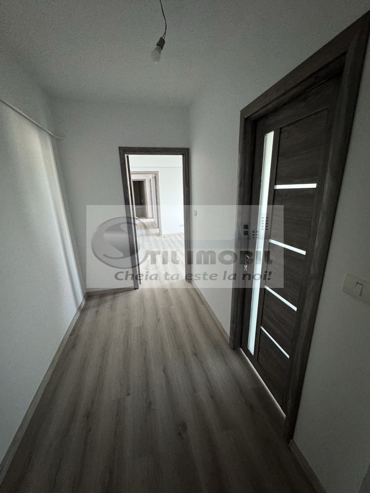 Apartament 4 camere, 109 mp,loc de parcare Tatarasi 220000 euro - Poză 5