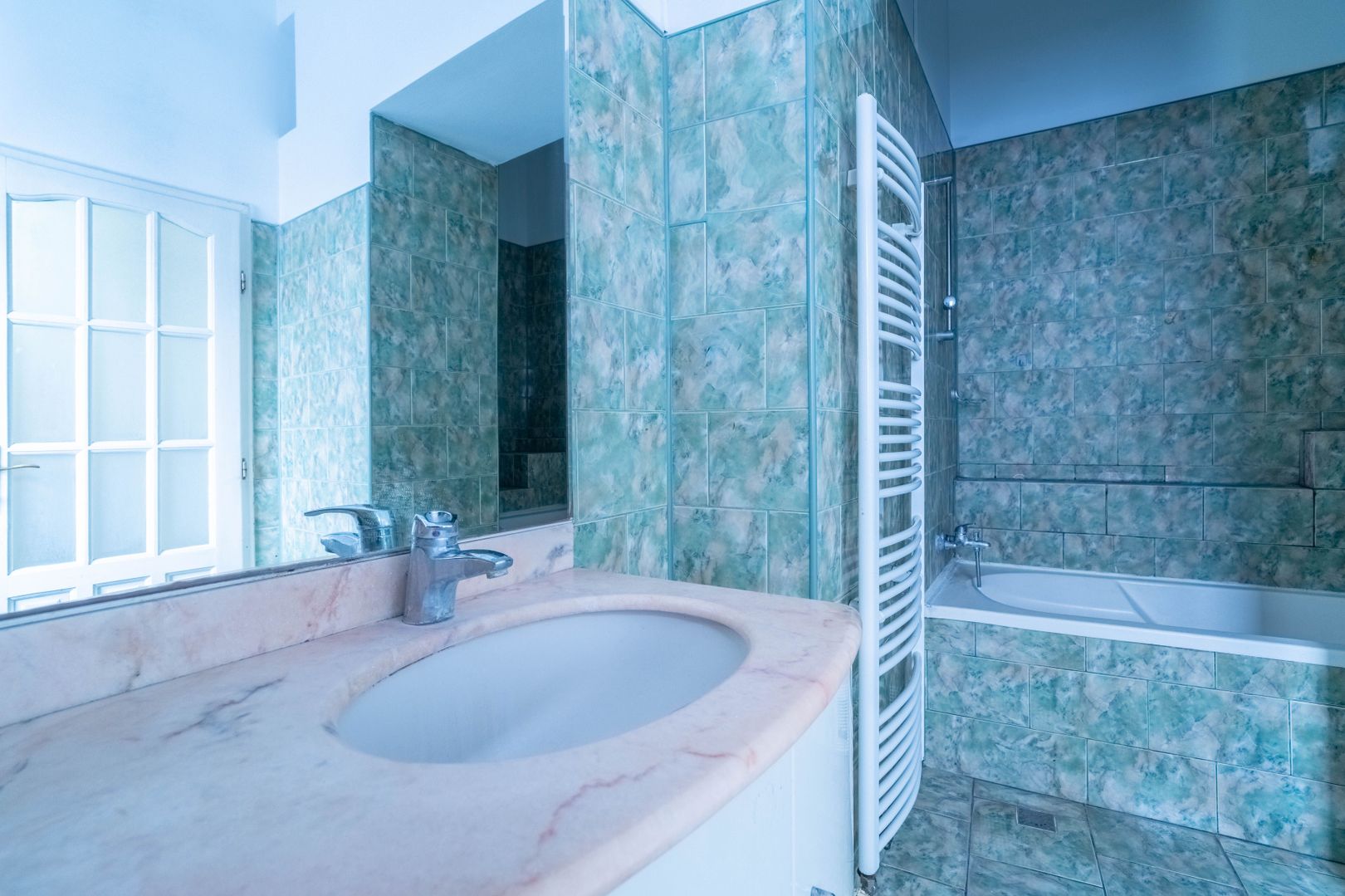 Apartament central, spațios, ideal pentru familie numeroasă. - Poză 11