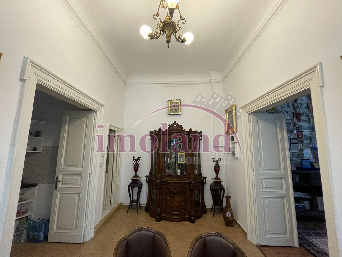 Apartament spectaculos de 4 camere într-o vilă cu farmec istoric pta Victoriei - Poză 8