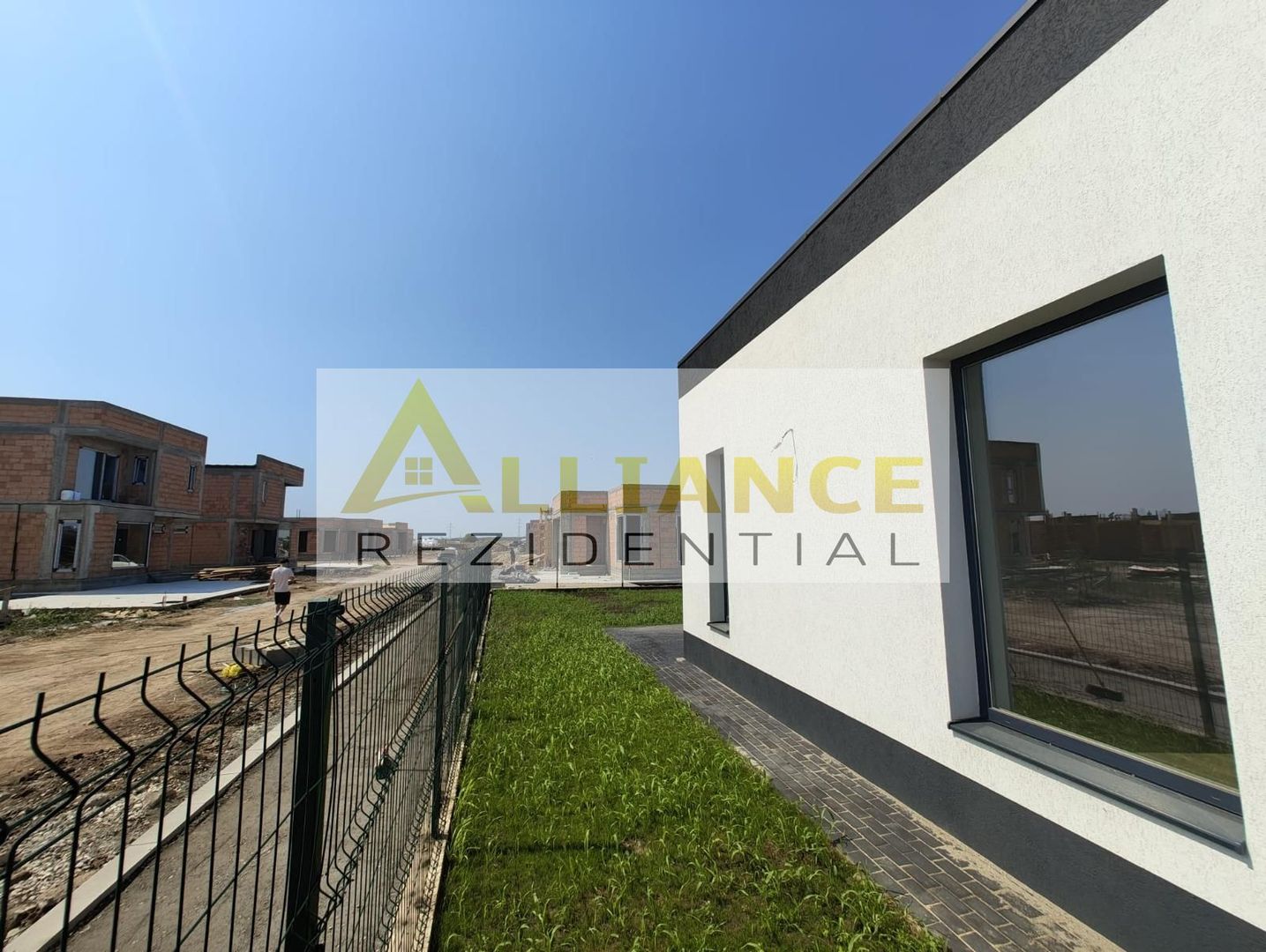 Casa Individuala - 4 camere - 2 bai  - 423 mp teren - Poză 3