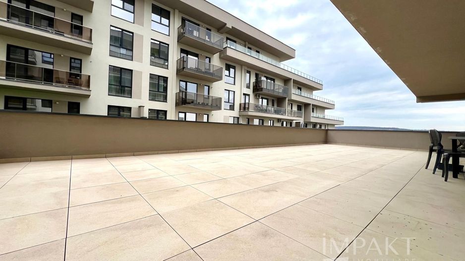 Apartament ultrafinisat cu terasa si view - Poză 10