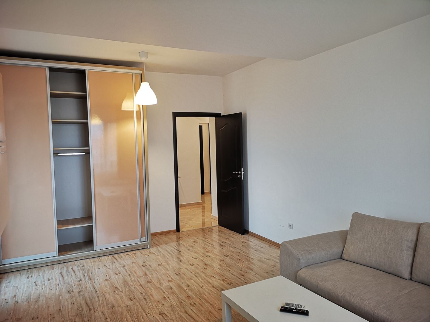 Apartament Crangasi Politehnica Grozavesti 4 minute metrou - Poză 3