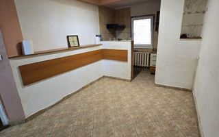 Apartament cu 3 camere decomandat în zona Peny – ideal pentru familie. - Poză 1