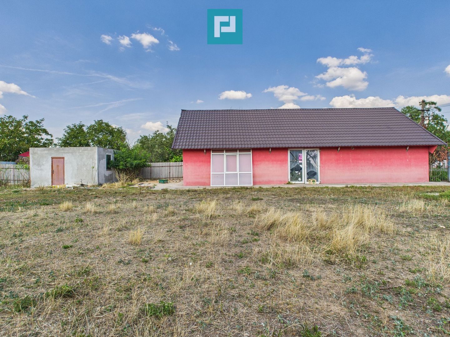 Casă/spațiu comercial pe DN79 în Zimandu Nou - Poză 1