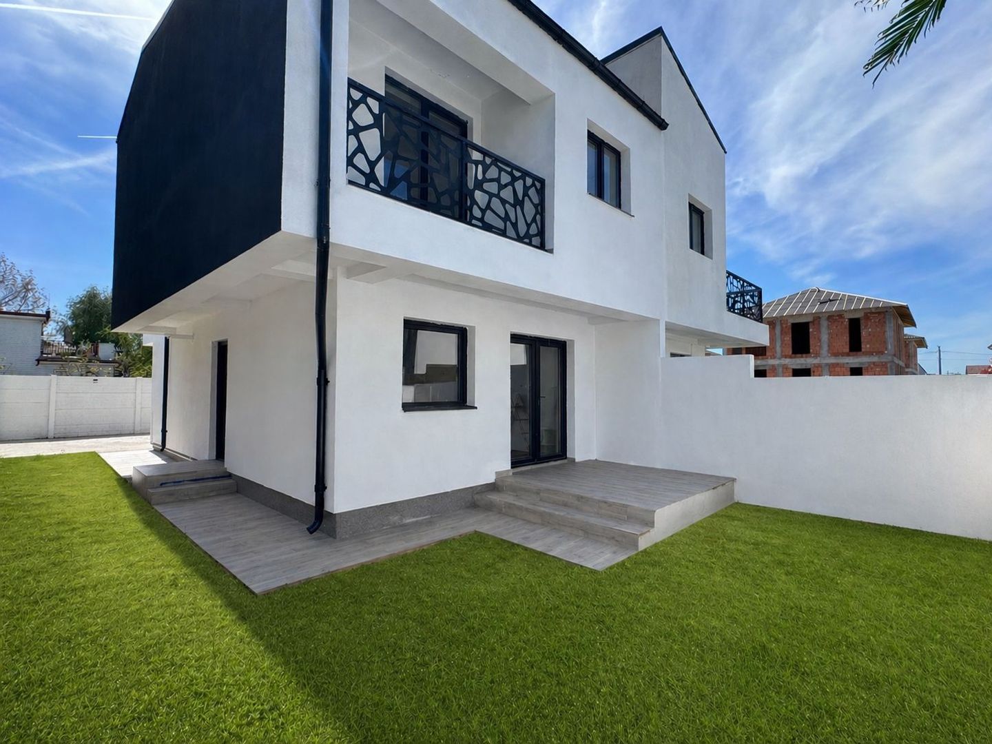 Vile 4 camere Tunari, Zona f buna, asfalt - Poză 1