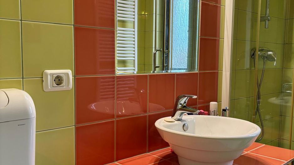 🏡 Casă individuală în Ronat – 6 camere, garaj dublu, finisată modern✨ - Poză 16