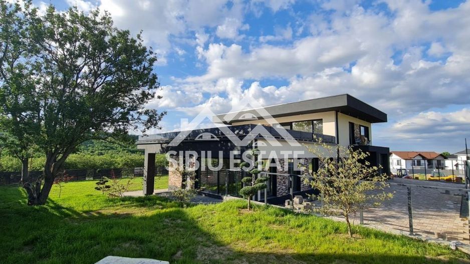 Casa Sibiu Cisnadioara, garaj, piscina, terase panoramice - Poză 1