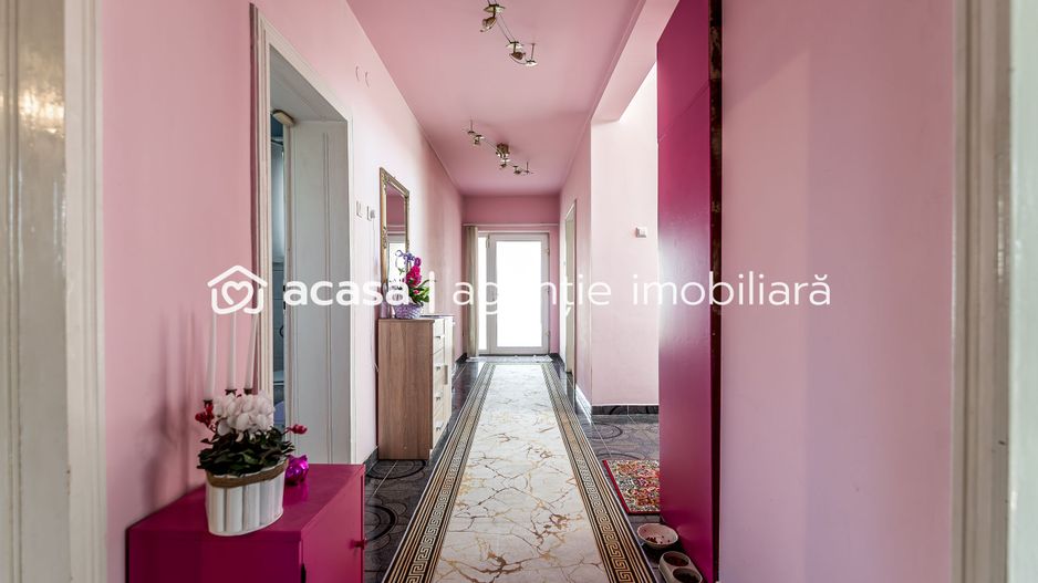 Casă spațioasă în mijlocul orasului, Str. Constantin Brâncuși - Poză 9