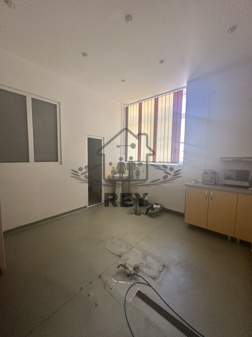Ap. 108 mp– Parter, Centru Istoric, Pretabil Cabinet/Birou/Locuință/Reg Hotelier - Poză 34