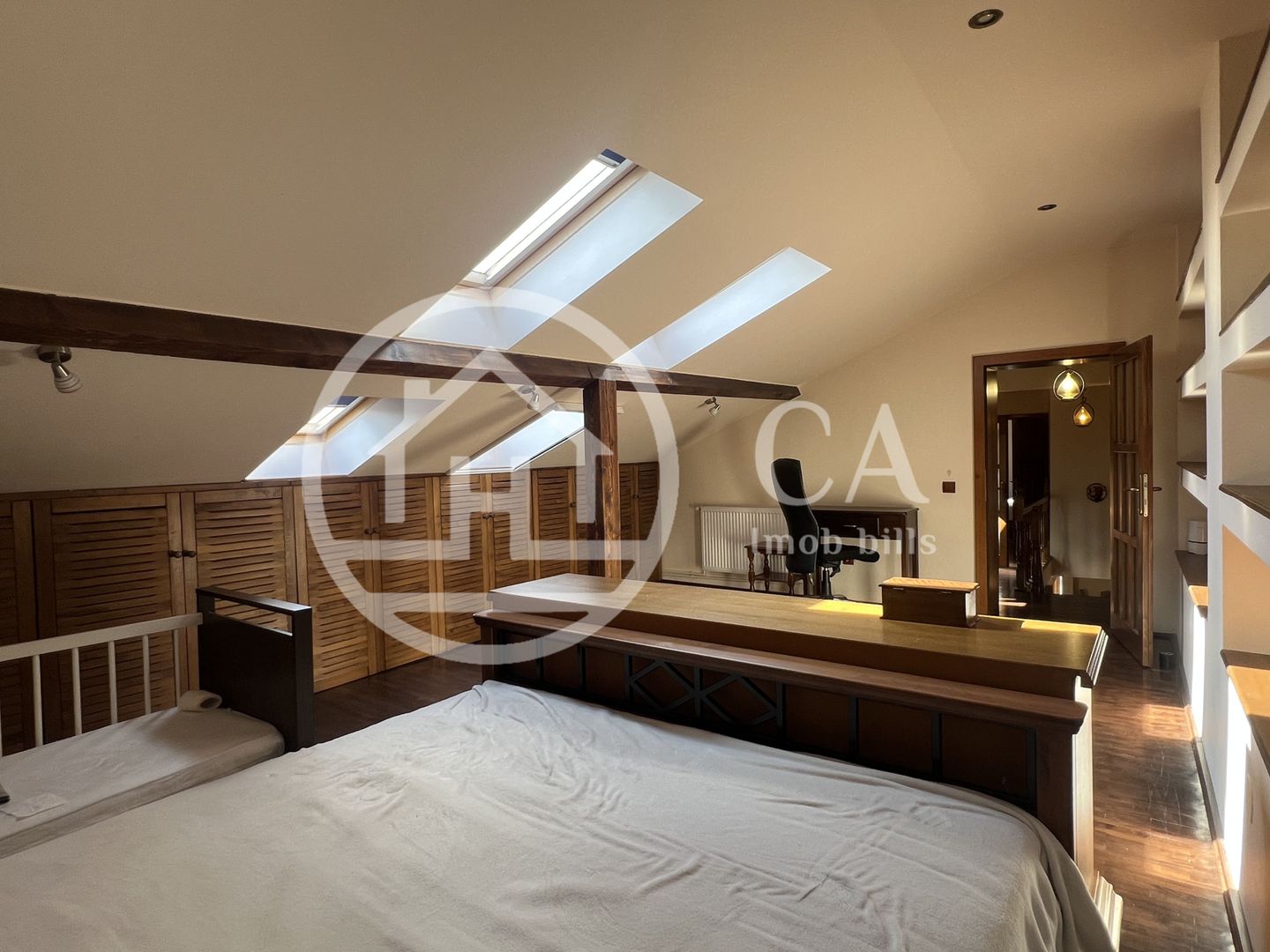 Casa cu 5 camere de vânzare in zona Centrala, Oradea - Poză 16