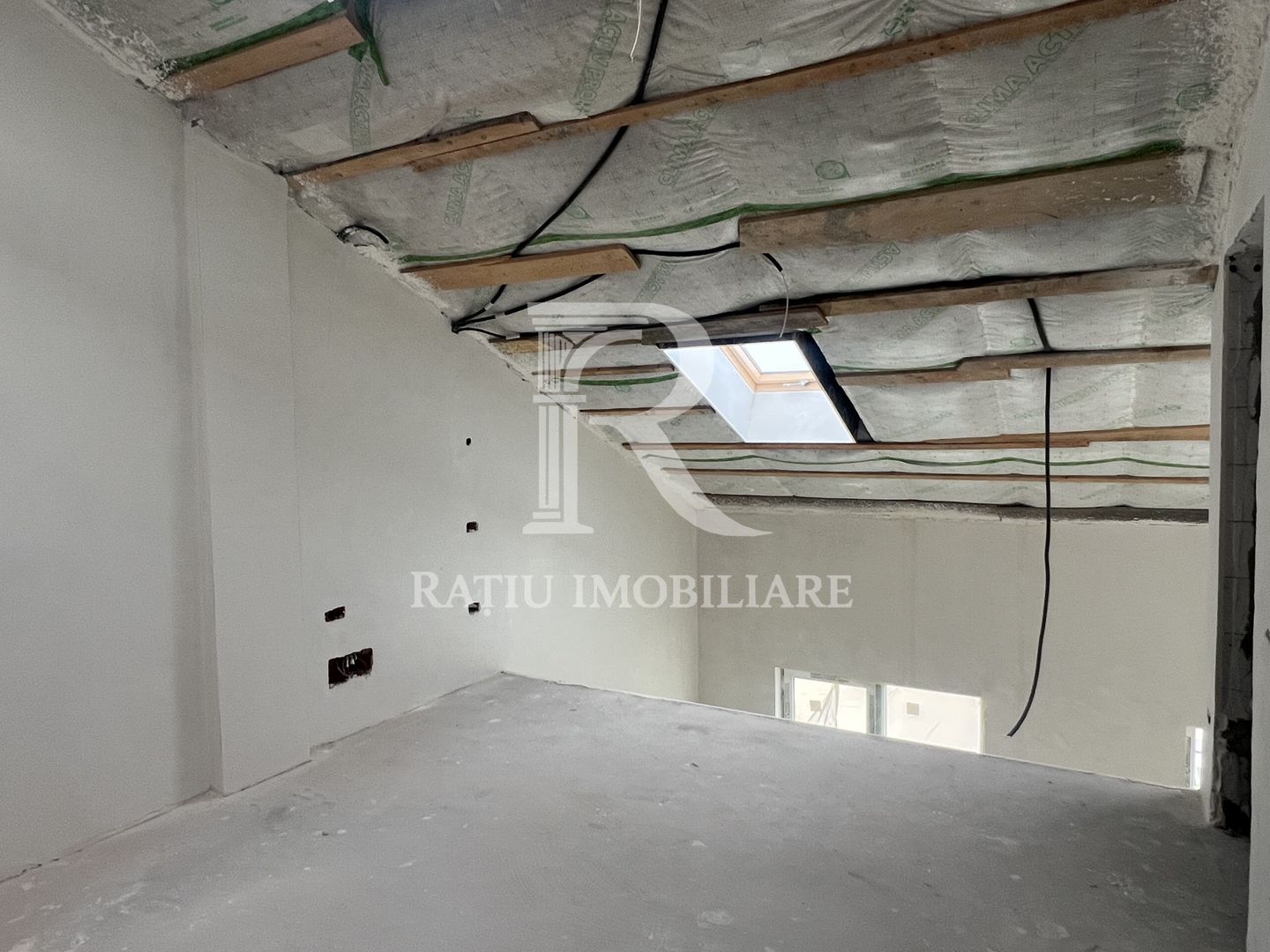 Apartament cu 2 camere tip mezanin | Central | Charm Residence | Oradea - Poză 15