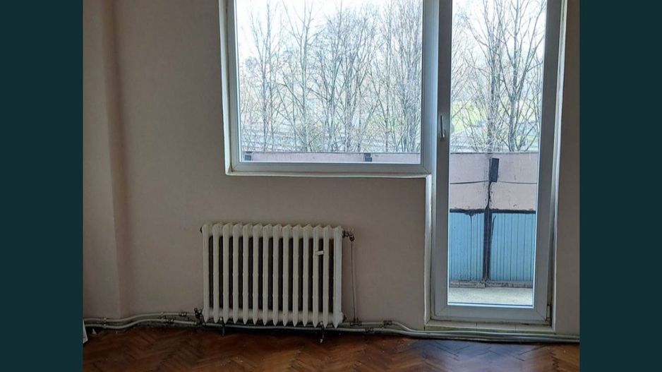 BRASADAS vinde ap 4 cam RENOVAT partial in Micro 16 etaj 3/8. - Poză 5