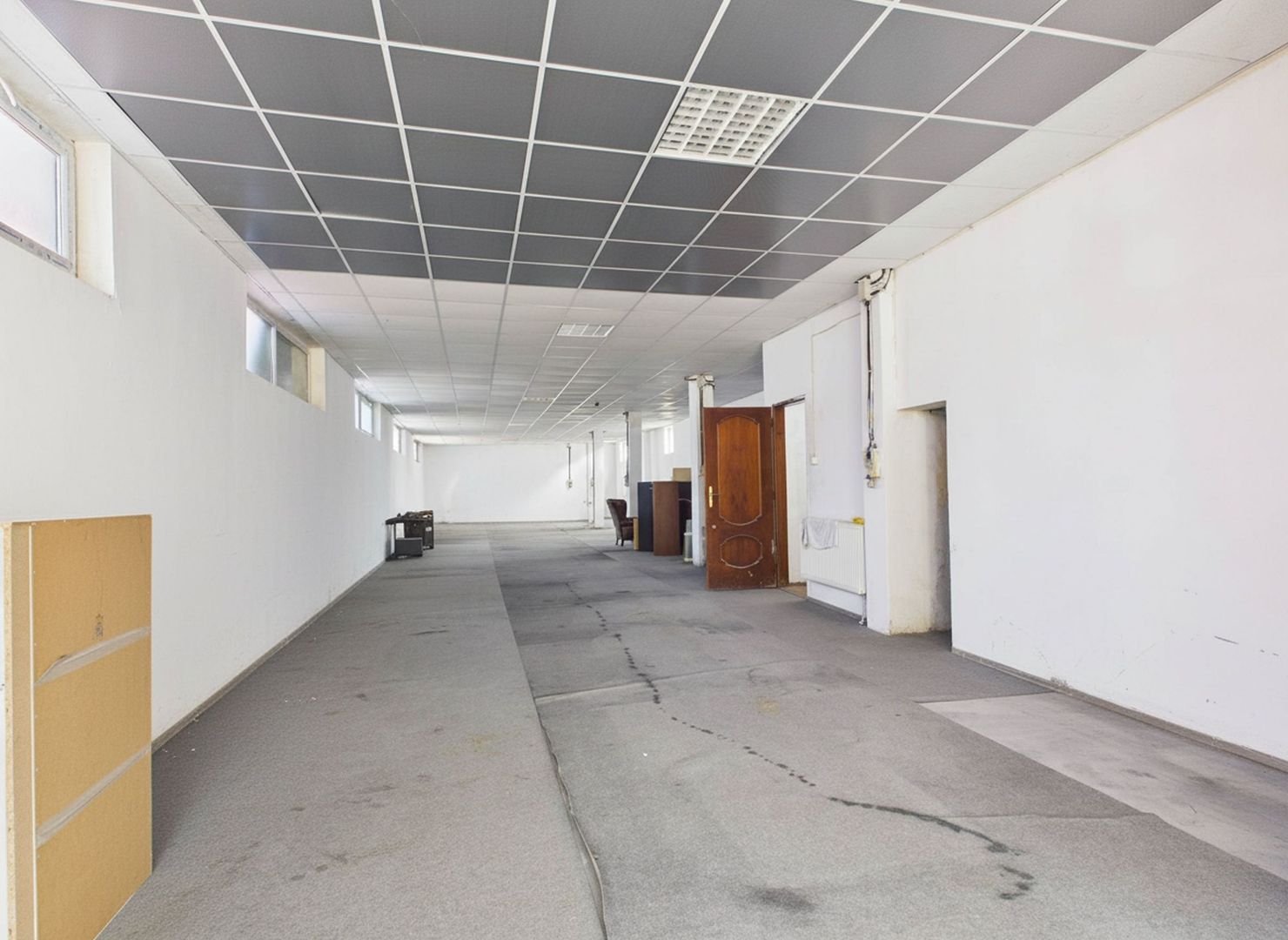 Spațiu comercial pe 2 nivele în Caransebeș - Poză 3