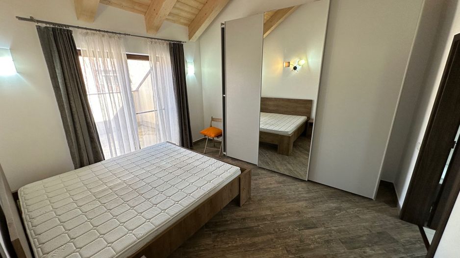 CASA SPATIOASA  CU GARAJ SI TEREN DE 600 MP - Poză 10