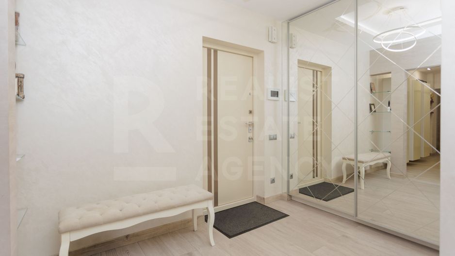 Vânzare 3 dormitoare separate, living generos și debara la etaj CADOU - Poză 5