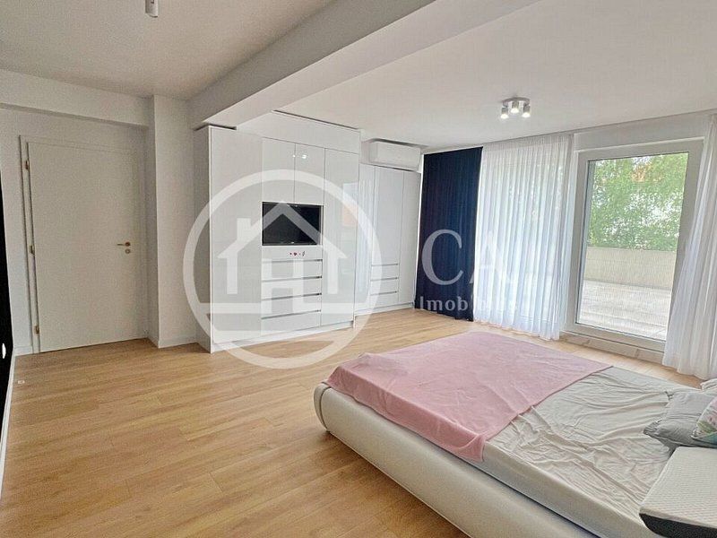 Apartament 3 camere de vanzare in cart. Luceafarul Oradea - Poză 10