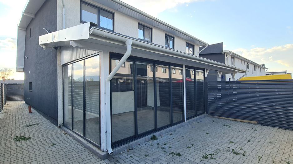 Casa finalizata intabulata mobilata in Cartier Izvor Tarlungeni Brasov - Poză 10
